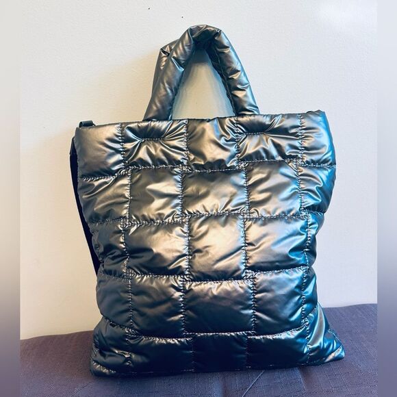 PAJAR Montreal, Canada Silver Metallic Quilted Tote Crossbody Bag! 🔥 - Picture 4 of 6